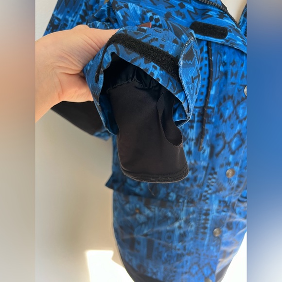 DC Snowboard Jacket - Picture 4 of 8